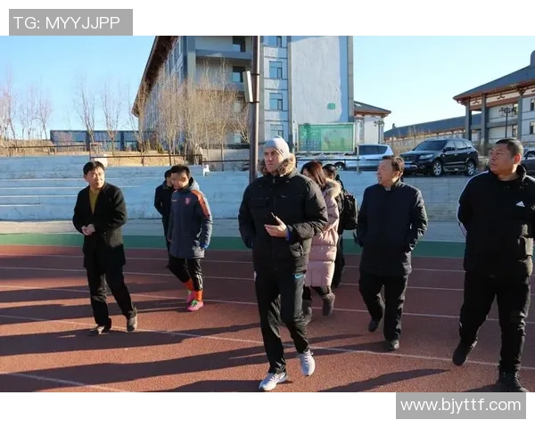 成都二中培养的足球才俊：从校园到职业赛场的精彩征程