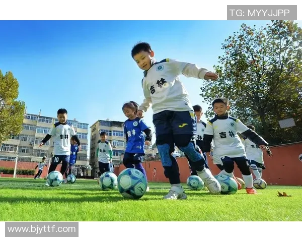 8月1日出生的足球球星：他们如何在绿茵场上书写传奇人生